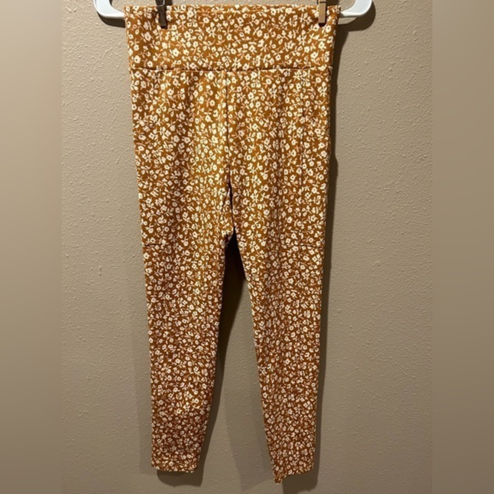 NWOT Lou‎ & Grey Leggings